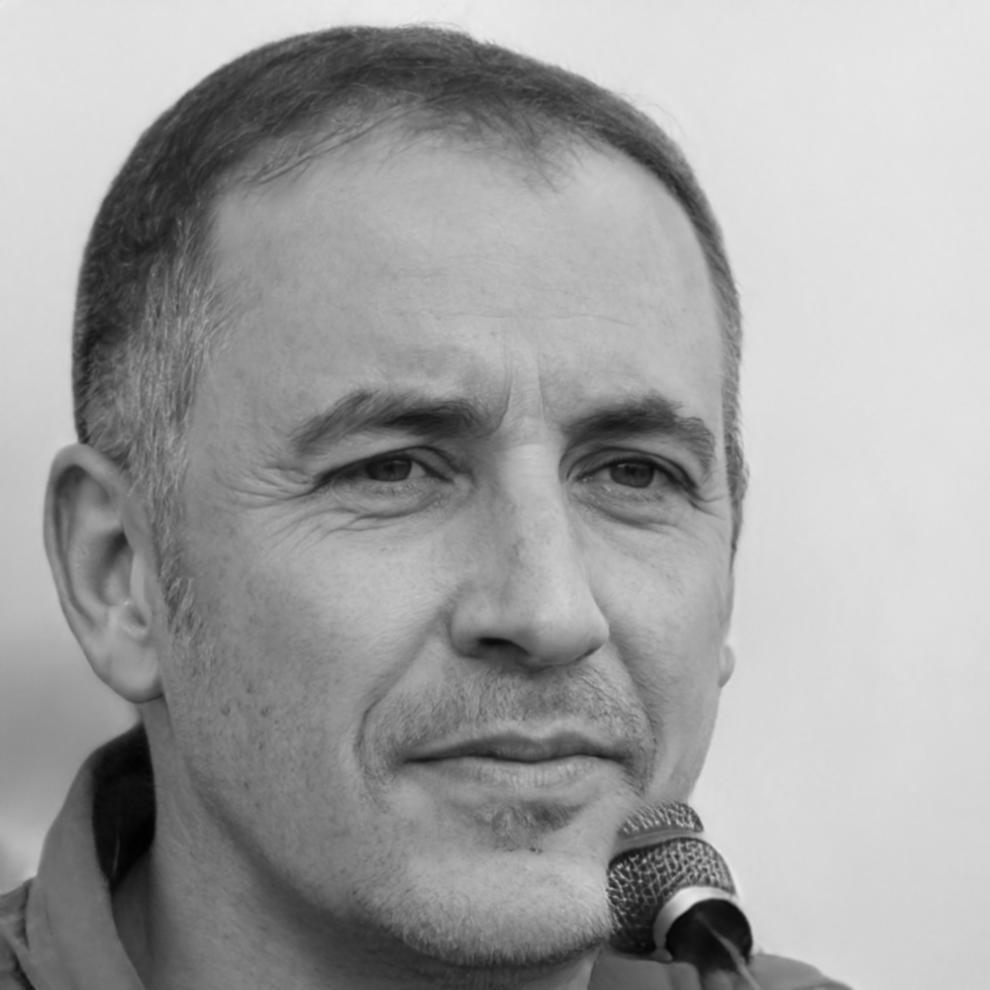 Portrait de Marc Dubois, expert en analyse financière